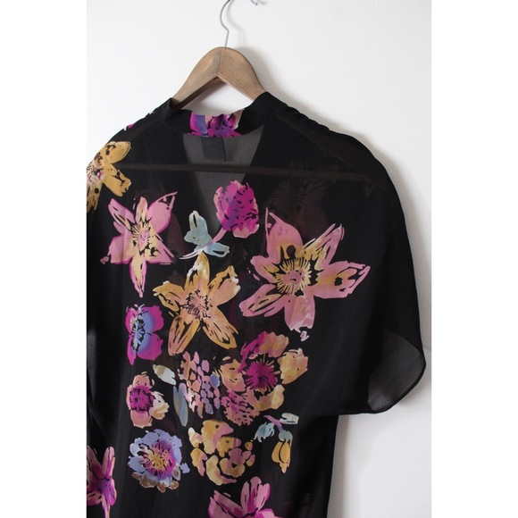 Cabi Floral Limited Edition Bouquet Blouse Preowned Small - Picture 12 of 13